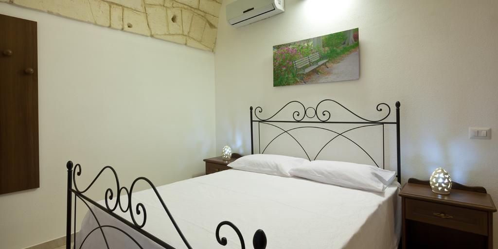 Masseria Bosco Mazza ميليندونيو المظهر الخارجي الصورة